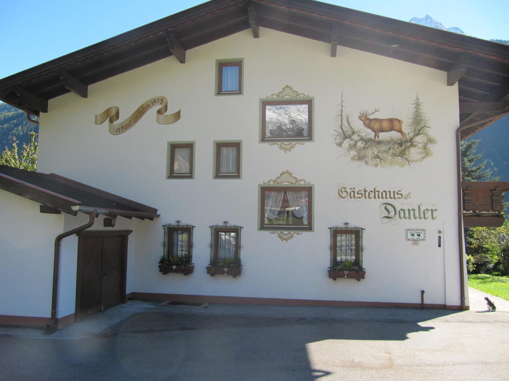 Gaestehaus Danler ノイシュティフト・イム・シュトゥーバイタール エクステリア 写真